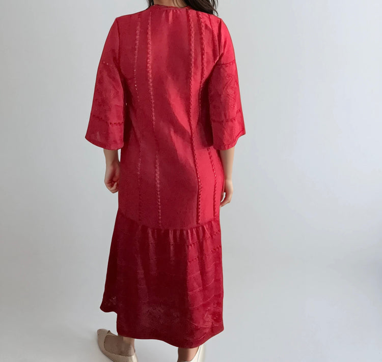 Embroidered Midi Dress with V-Neck – Red